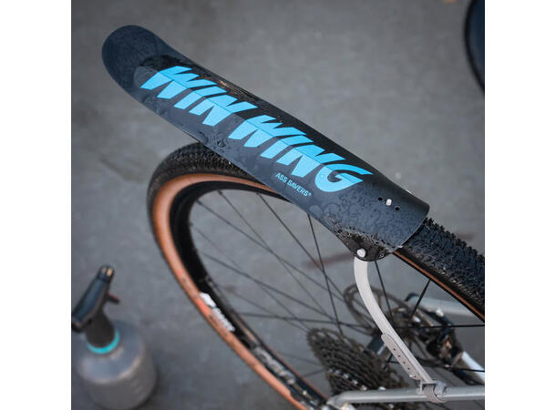 ASS SAVER Win Wing Gravel Bakskjerm Logo 