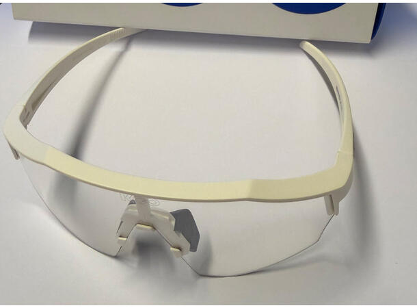 Koo Alibi Briller White Matt / Photochromic Silver 